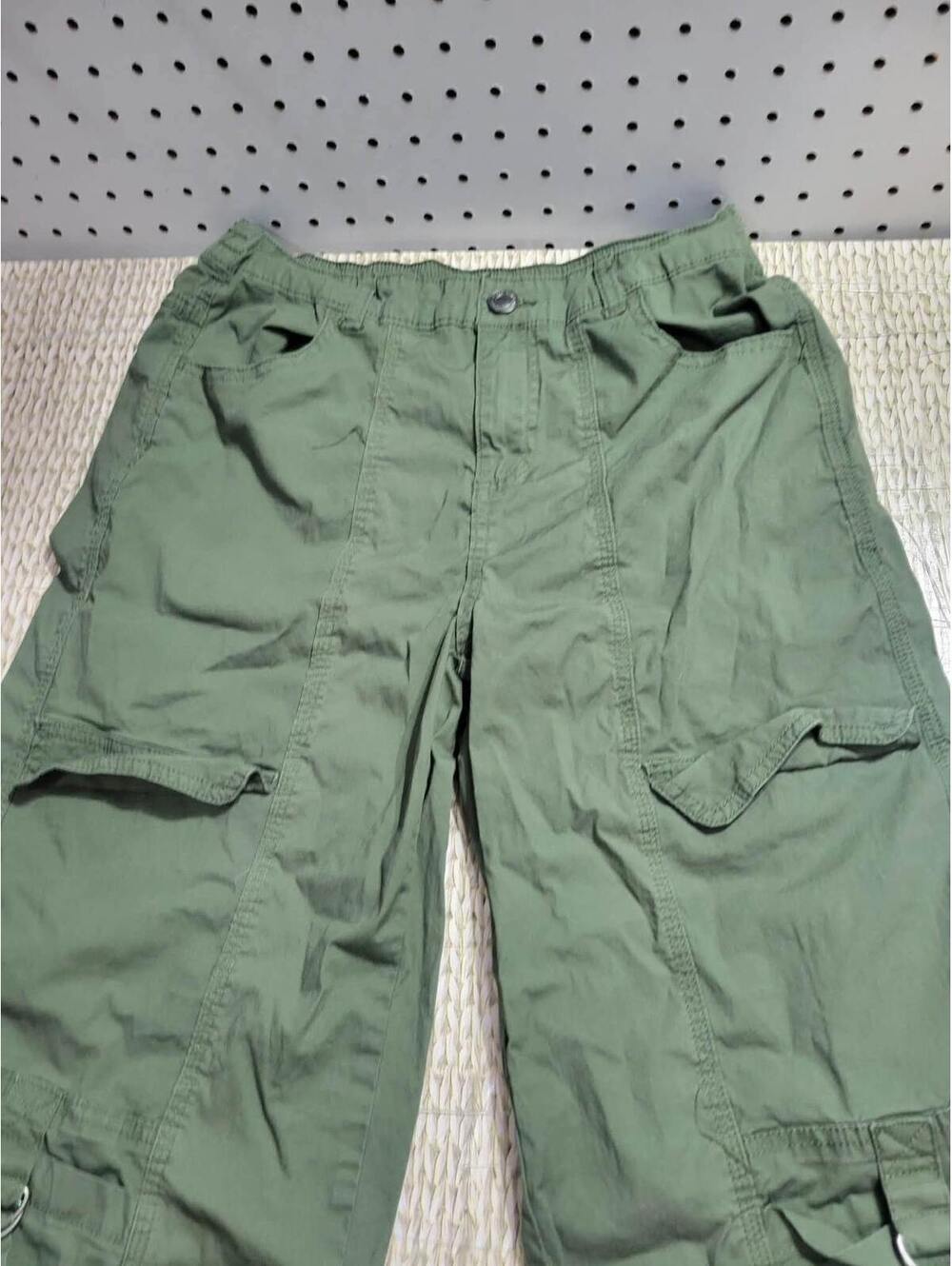 Pantalón Largo Verde Militar para Mujer (Usado) - Estilo Casual